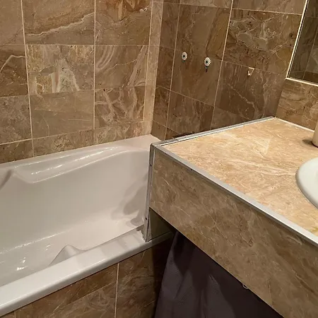 T2 Avec Terrasse Et Accès Direct à - Fr-1-374-228 Appartamento